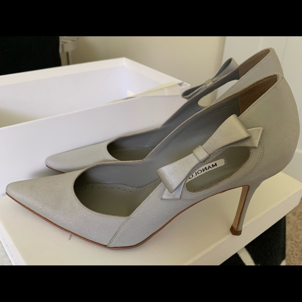 Manolo Blahnik pumps 70